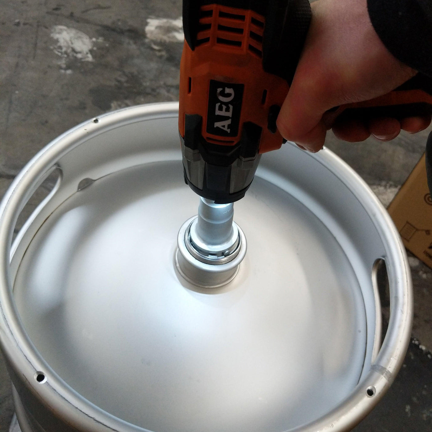 D&Stype Keg Opening Tool for Commercial Kegs Impact Driver Design