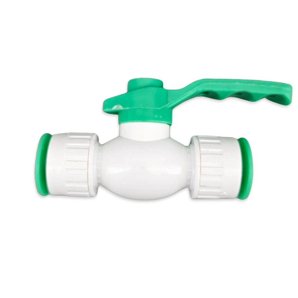Suited to EVABarrier Lightbarrier Hydroponics hosing, this particular fitting is equipped with a ball valve to shut off your flow of water.